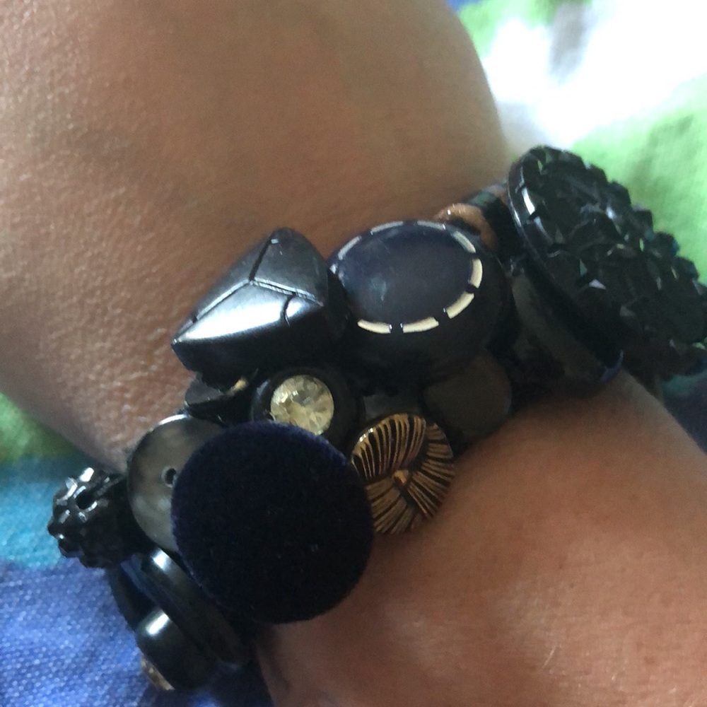 “Buttoned Up” Hand crafted button bracelet - Picture 6 of 6